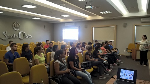 Palestra da empresa aos petianos